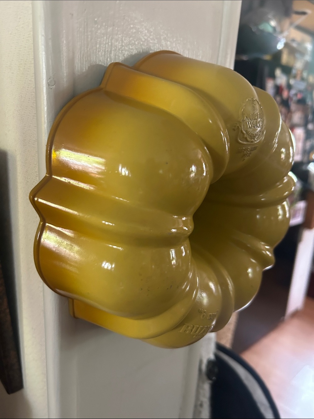 Vintage Gold Hombre Bundt Pan Mold - Picture 4 of 7